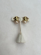 Load image into Gallery viewer, Vintage Gold Fan Clip-On Earrings