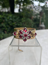 Load image into Gallery viewer, Vintage 1940s Gold Bracelet with Ruby Gems
