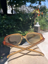 Load image into Gallery viewer, Vintage 1970s Cool Ray Auburn Sunglasses