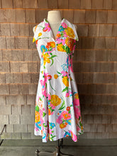 Load image into Gallery viewer, Vintage White Floral Sundress with Large Lapels