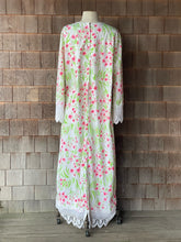 Load image into Gallery viewer, Vintage  Lilly Floral Print Caftan with Lace Trim