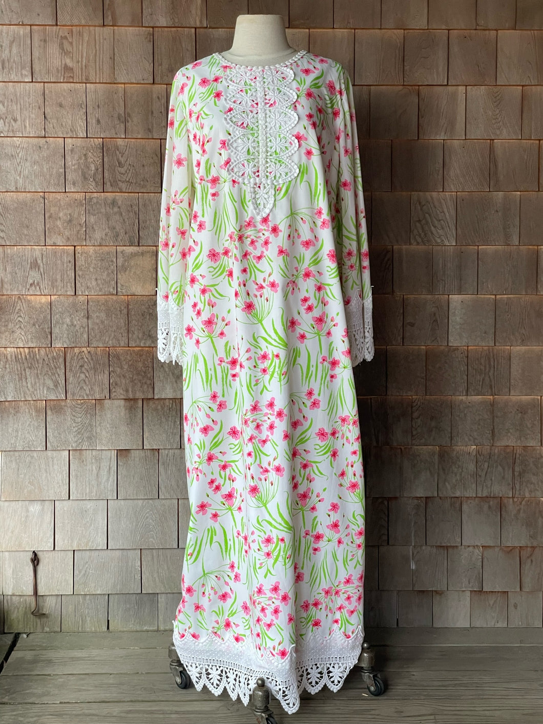 Vintage  Lilly Floral Print Caftan with Lace Trim